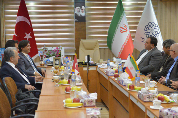 شهردار ارومیه نگران بارور شدن ابرها در ترکیه و عدم بارندگی در ایران‎