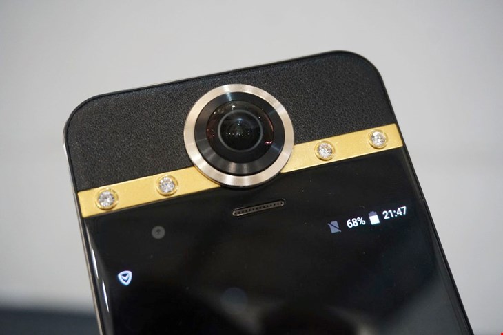 Darling اولین گوشی هوشمند جهان مجهز به دوربین 360 درجه است