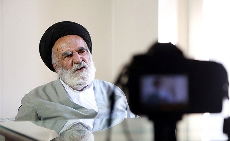 دستور امام برای قطع شهریه ۹۰ طلبه ساواکی/ نظر «تنها وصی زنده امام» درباره آیتالله خامنهای + تصاویر و فیلم دستور امام برای قطع شهریه ۹۰ طلبه ساواکی/ نظر «تنها وصی زنده امام» درباره آیتالله خامنهای + تصاویر و فیلم