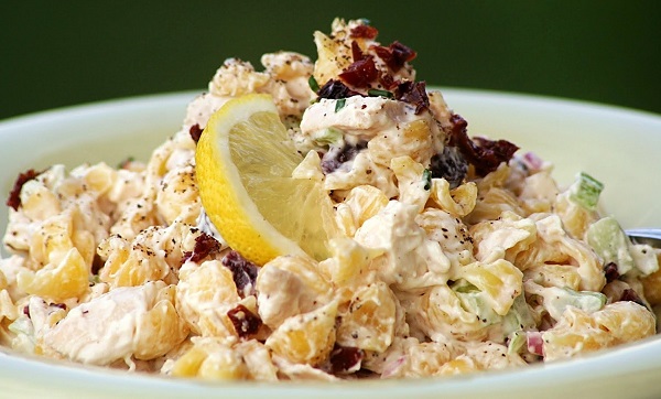 پاستا با سس ماست و قارچ پاستا با سس ماست و قارچ