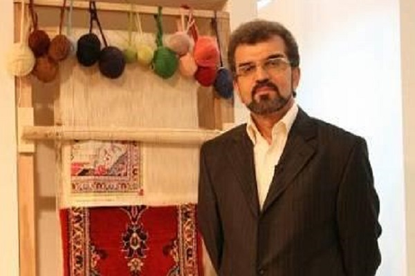خبر فوت مادرم را پشت در استودیو شنیدم