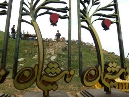 آیین رها سازی کبک ها، با عکس یادگاری منتخیبن مردم درانتخابات کردستان خاتمه یافت