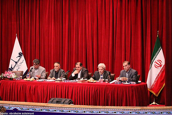 آیا دولتی مانند آمریکا میتواند با اصلاح قانون داخلی اش موازین حقوق بینالملل را نقض کند؟ آیا دولتی مانند آمریکا میتواند با اصلاح قانون داخلی اش موازین حقوق بینالملل را نقض کند؟