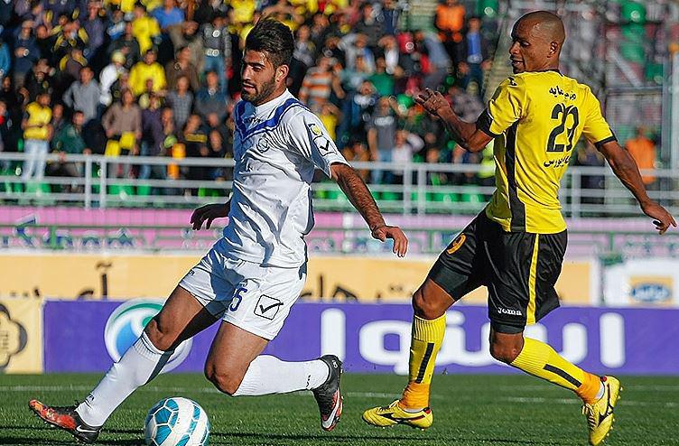 چگونه بازیکن پرسپولیس سر از استقلال در آورد