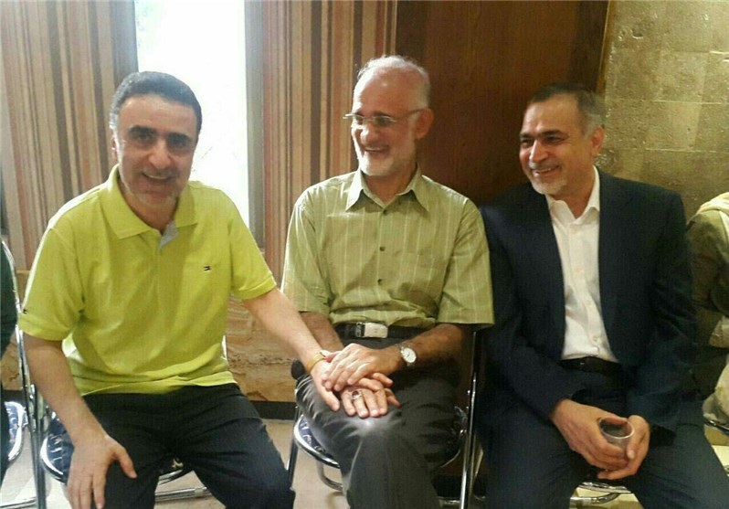 این دیدار اصلاً برنامه‌ریزی شده نبوده و کاملاً اتفاقی انجام شده است/ به دیدار یکی از آشنایان رفته بودم که در آسانسور ما را دیدند!