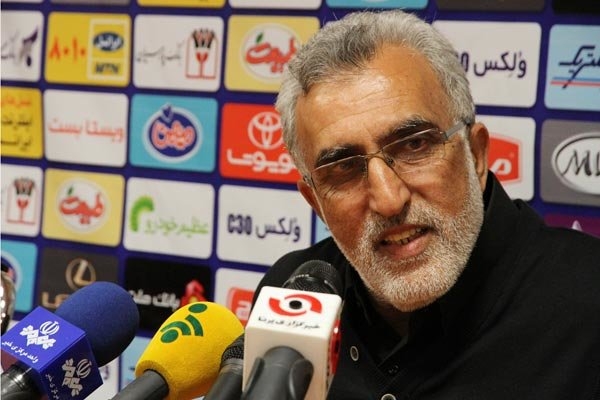 خلعتبری در گفت‌وگو با بولتن‌نیوز: استقلال پیشنهاد بدهد آبی پوش می شوم/ مدیریت باشگاه این بلا را سر سپاهان آورد