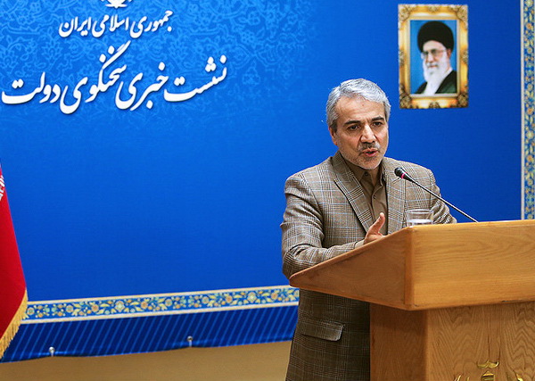 دو تصمیم سرنوشت ساز اقتصادی؛ مخمصه بنزین و 24 میلیون یارانه بگیر
