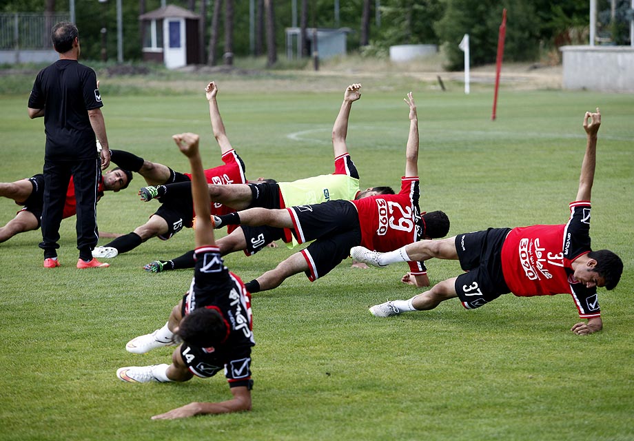 غیر مسئول ها در اردوی خارجی پرسپولیس چه می خواهند؟ غیر مسئول ها در اردوی خارجی پرسپولیس چه می خواهند؟