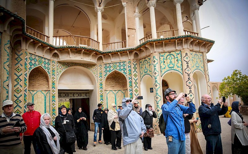 سفرکارت ملی پشتوانه ای برای شادی بیشتر کارگران
