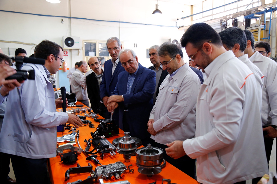 امسال چهار قرارداد خودرویی امضا می شود/ بحرانی در در خودروسازی وجود ندارد