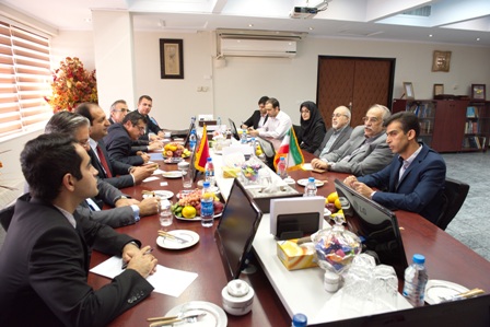 راهکاری برای حل مشکل معطلی کامیون‌داران در مرز فاتح چیفتچی/ توافق سازمان جهانی گمرک و ایران برای افزایش تسهیل و کنترل تجارت