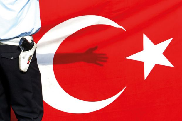 تیشه بر پیکر ترکیه