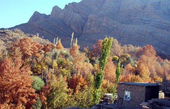 پاییز زیبا در روستای قلات از توابع شیراز