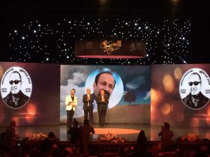 اهدا نشان کیارستمی به اصغر فرهادی در جشنواره فیلم کوتاه/واکنش فرهادی به اهدا این جایزه