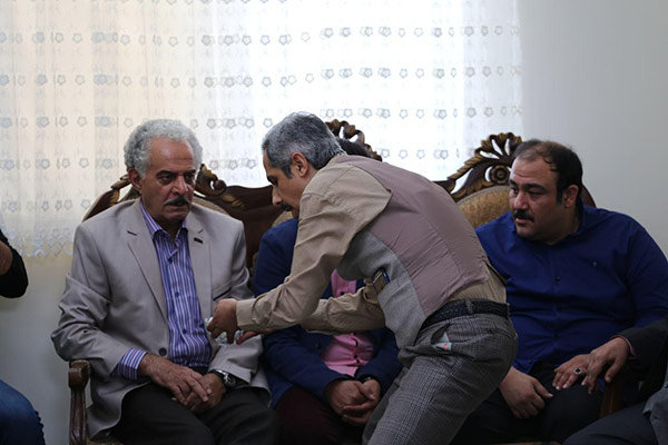 «همسایهها» تا ۲ هفته دیگر میآیند/ ۴۰ درصد از کار تصویربرداری شد «همسایهها» تا ۲ هفته دیگر میآیند/ ۴۰ درصد از کار تصویربرداری شد