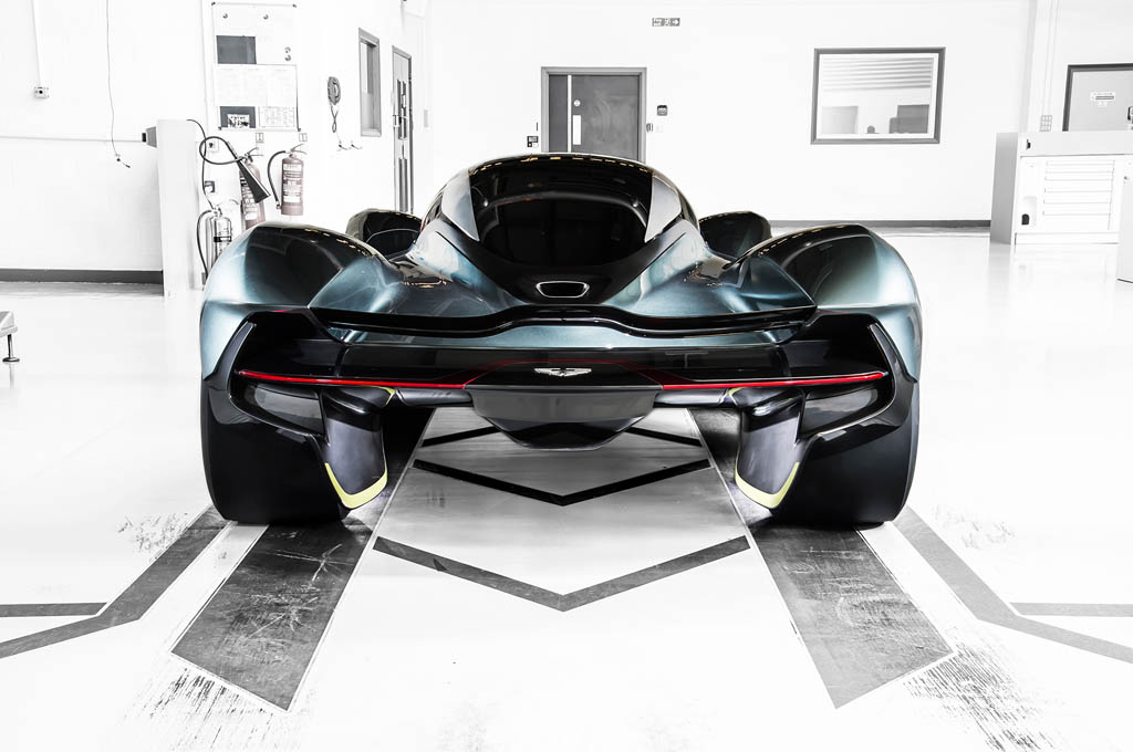 هدف آستون‌مارتین AM-RB 001 رسیدن به سرعت 400 کیلومتر بر ساعت