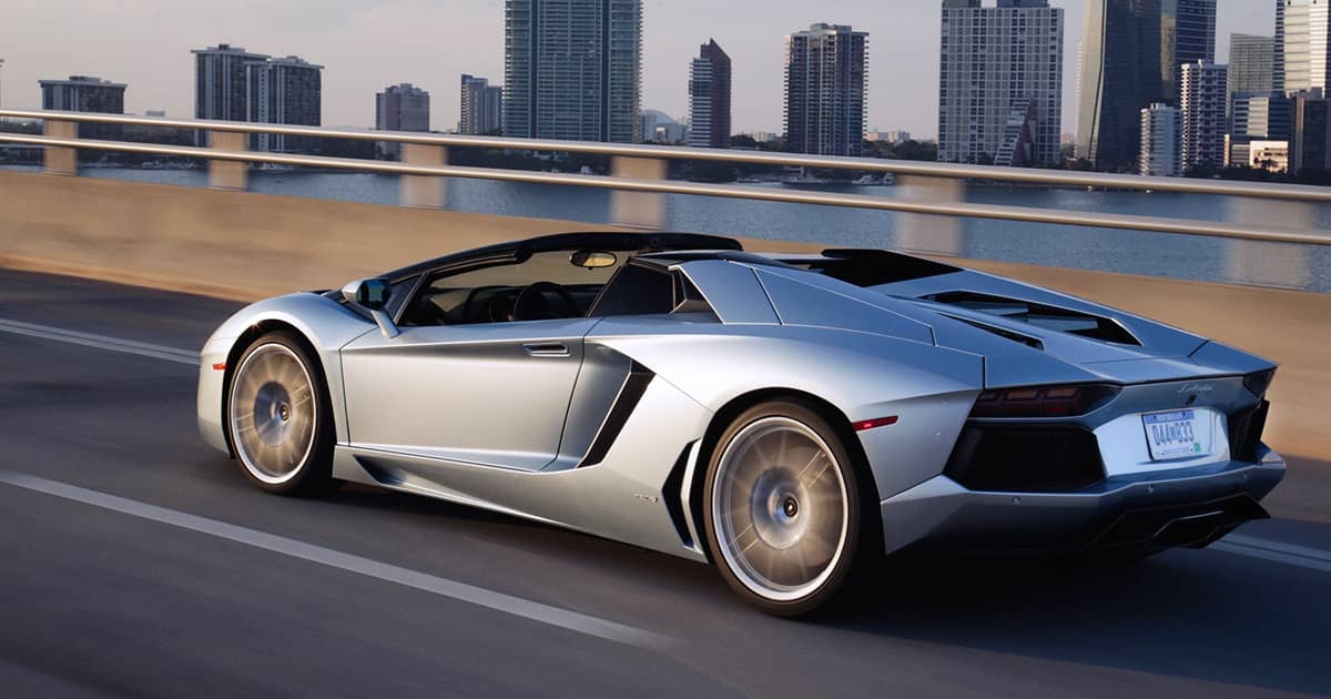 بررسی lamborghini aventador