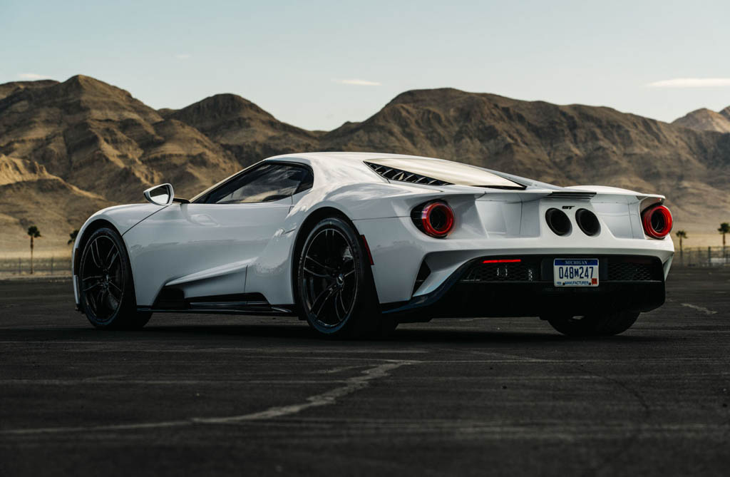اولین رانندگی با فورد GT کاملاً جدید اولین رانندگی با فورد GT کاملاً جدید