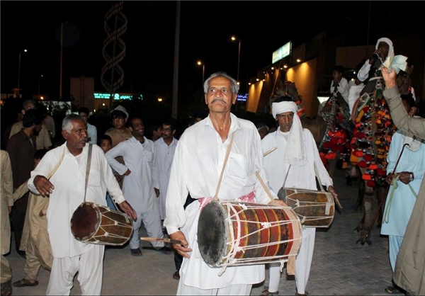 شيعه و سني كنار هم، شاد در ميلاد پيامبر اعظم، يد واحده در برابر دشمنان جهان اسلام