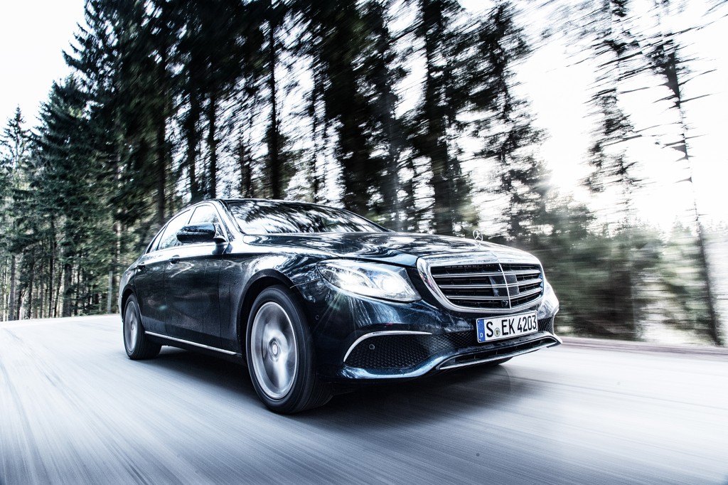 نبرد مدیران آلمانی! مرسدس بنز E350d در برابر بامو 530d نبرد مدیران آلمانی! مرسدس بنز E350d در برابر بامو 530d