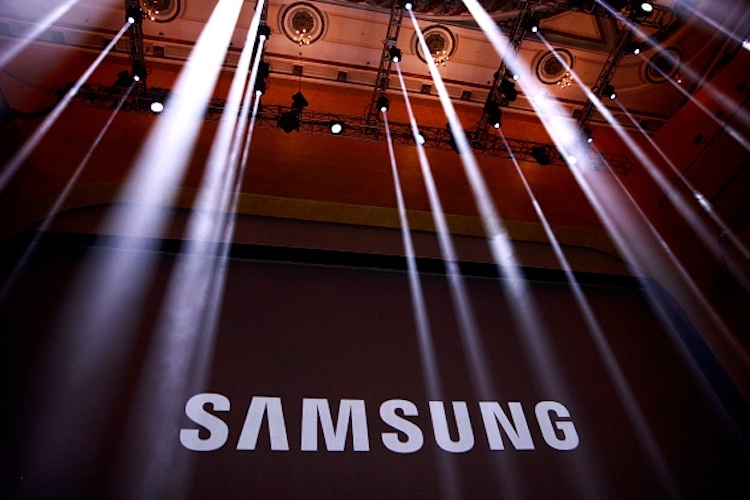 فروش پنل های OLED انعطاف پذیر سامسونگ از یک میلیارد دلار گذشت فروش پنل های OLED انعطاف پذیر سامسونگ از یک میلیارد دلار گذشت