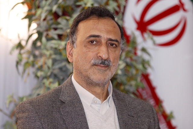 امید با کار کردن ایجاد می‌شود نه با حرف زدن