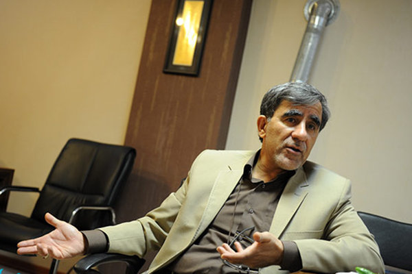 دست از تولید نقدینگی بردارید/ اقتصادی که نیمی از آن در اختیار دولت است، فسادزاست دست از تولید نقدینگی بردارید/ اقتصادی که نیمی از آن در اختیار دولت است، فسادزاست