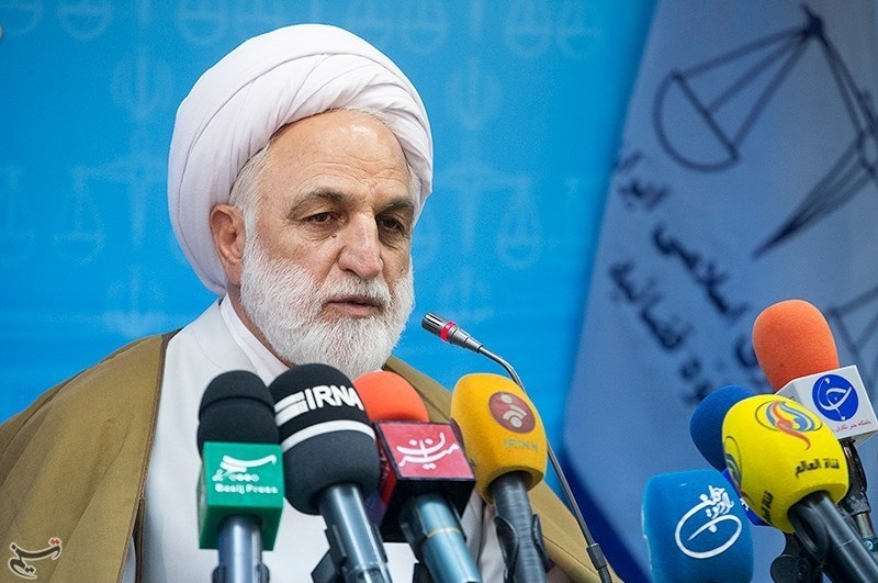شرکت وزیر آموزش و پرورش قاچاق کرده است شرکت وزیر آموزش و پرورش قاچاق کرده است