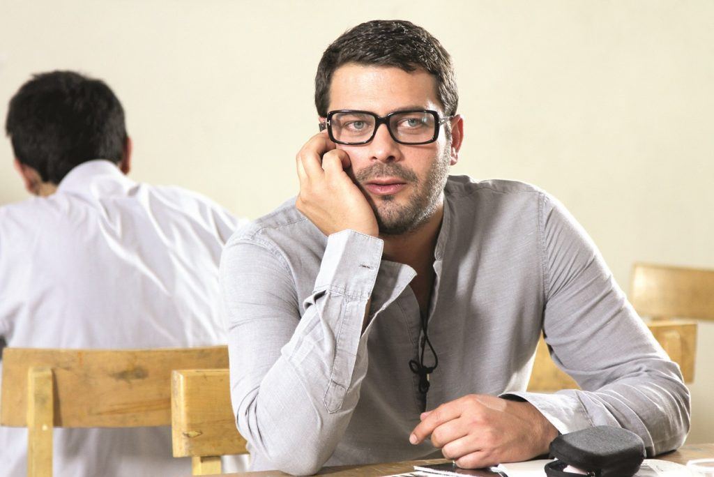خطوط موازی «اجرا» و دنیای «بازیگری» خطوط موازی «اجرا» و دنیای «بازیگری»
