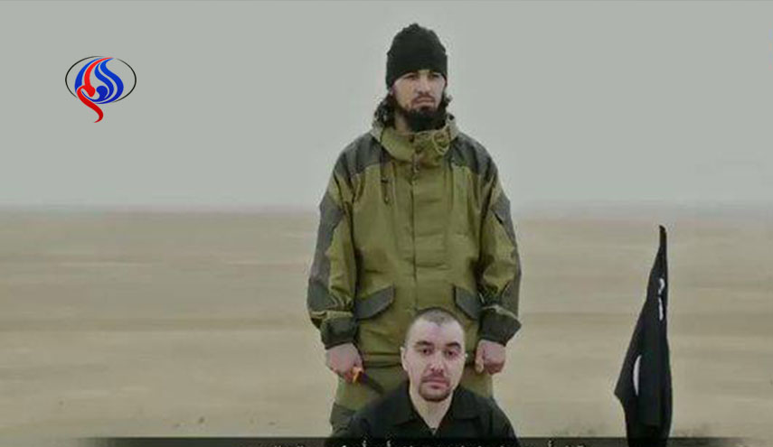 داعش یک افسر روس را سر برید + عکس