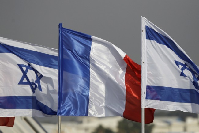 ماکرون به سوی تقویت هر چه بیشتر روابط فرانسه و با رژیم صهیونیستی گام خواهد برداشت