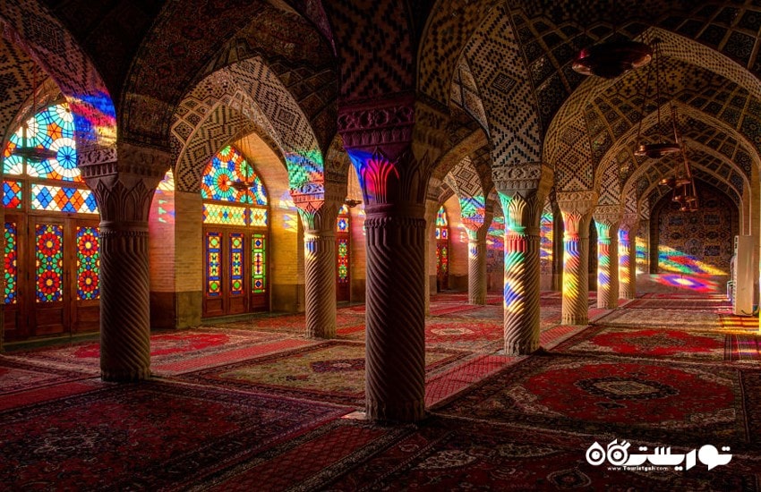 زیباترین مسجد جهان با جلوه ای از رنگ های جادویی در ایران+عکس