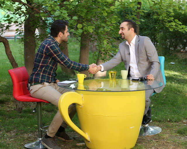با احسان علیخانی مشکلی ندارم با احسان علیخانی مشکلی ندارم