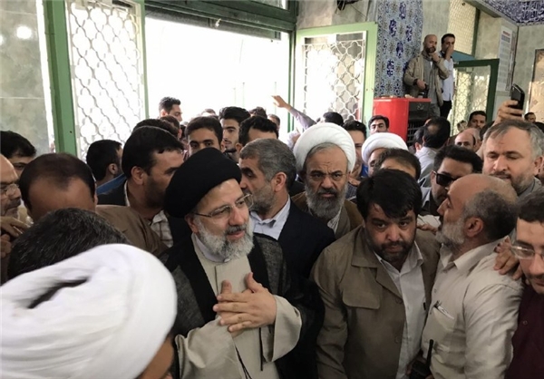 مشارکت بالای مردم در انتخابات/ تشکیل صف‌های طولانی مقابل شعب اخذ رای