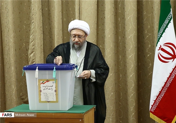مشارکت بالای مردم در انتخابات/ تشکیل صف‌های طولانی مقابل شعب اخذ رای