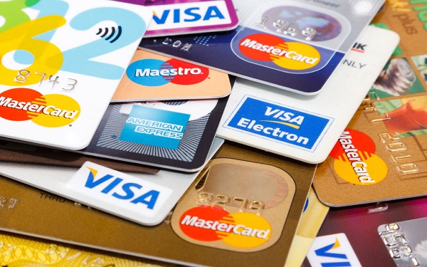 چطور کارت اعتباری مناسب سفر انتخاب کنیم؟ چطور کارت اعتباری مناسب سفر انتخاب کنیم؟
