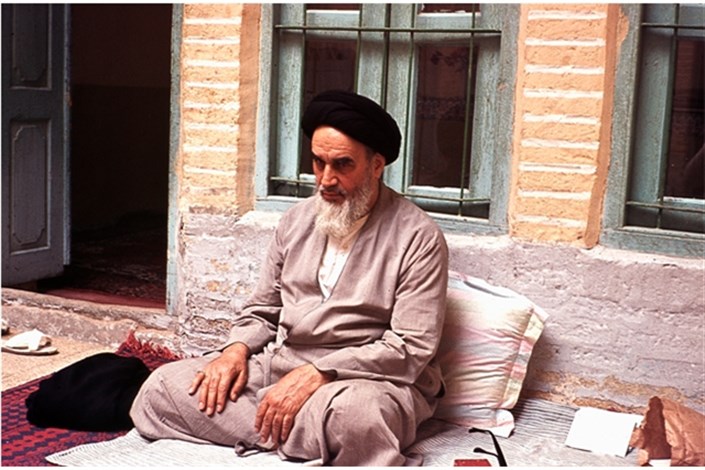 آیت‌الله خمینی گفت از کجا می‌دانید مادر من دانا و روشن‌ضمیر بوده است؟
