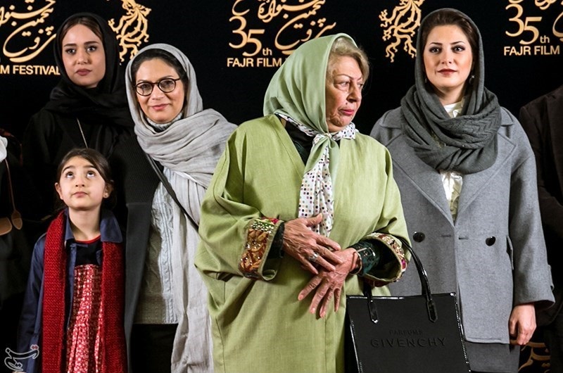 ویلاییها باید با چاشنی فرهنگ بررسی شود نه اقتصاد / روایت زنانه جنگ نیاز به حمایت دارد ویلاییها باید با چاشنی فرهنگ بررسی شود نه اقتصاد / روایت زنانه جنگ نیاز به حمایت دارد