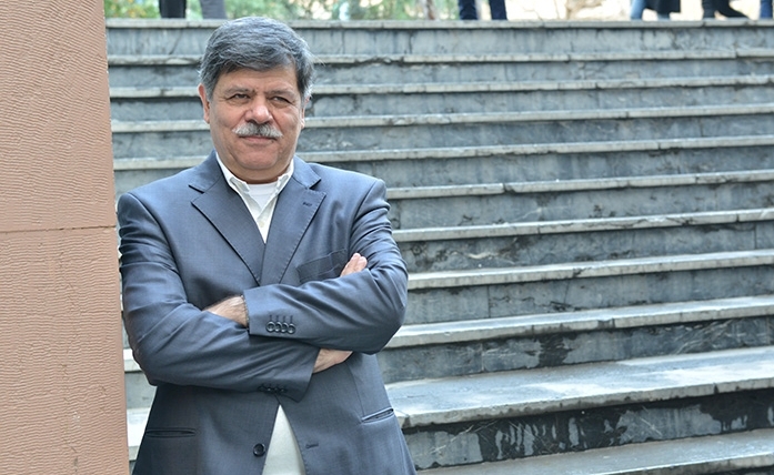 دولت دوازدهم بايد از امروز به فكر حل مشكل بيكاري و حاشیهنشینی باشد دولت دوازدهم بايد از امروز به فكر حل مشكل بيكاري و حاشیهنشینی باشد