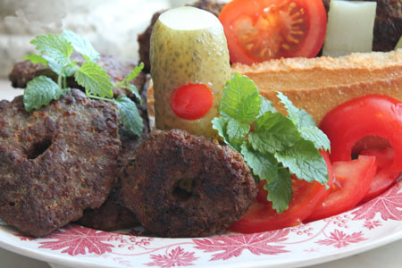 طرز تهیه تارت پیالادیه گوجه گیلاسی