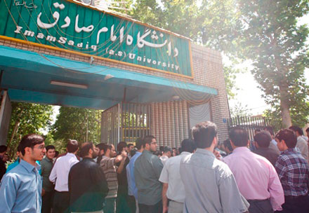 دولت در حال برداشتن گام‌های خطرناک در عرصه فرهنگ است