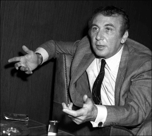 روی مسلسلهای وحشت روی مسلسلهای وحشت