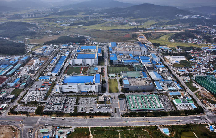 سامسونگ بزرگ‌ترین کارخانه OLED جهان را می‌سازد