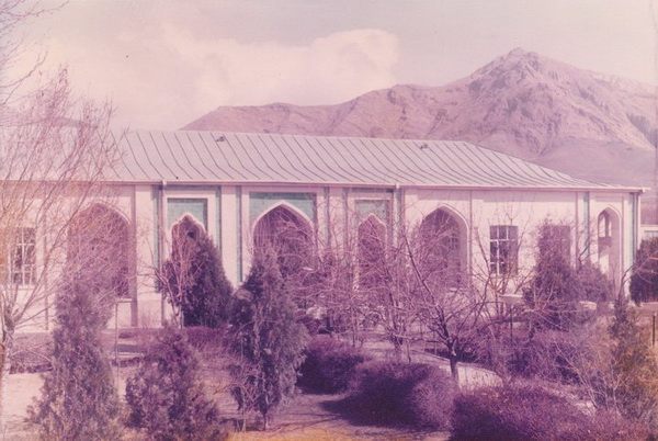 بیمارستان و مدرسه فخریه ملایر فرزندخوانده یک بانوی خیراندیش