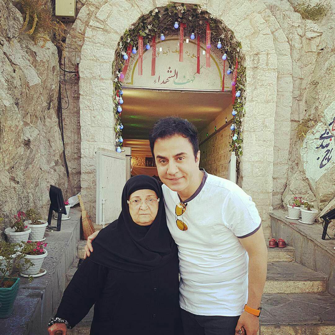 عمو پورنگ و مادرش در کهف الشهدا + عکس