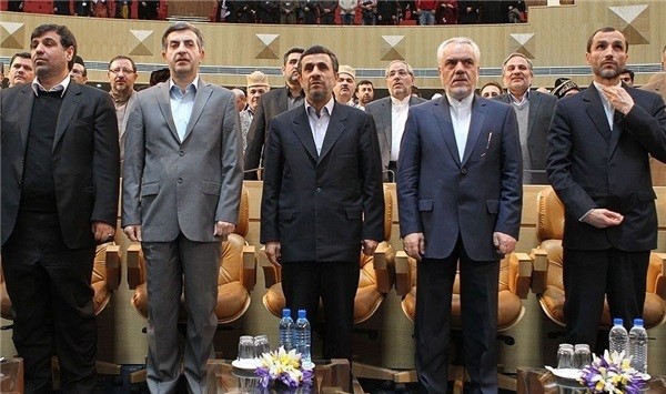 احمدی نژاد مواظب خاتمی زاسیون باشد و رافت نظام را فراموش نکند
