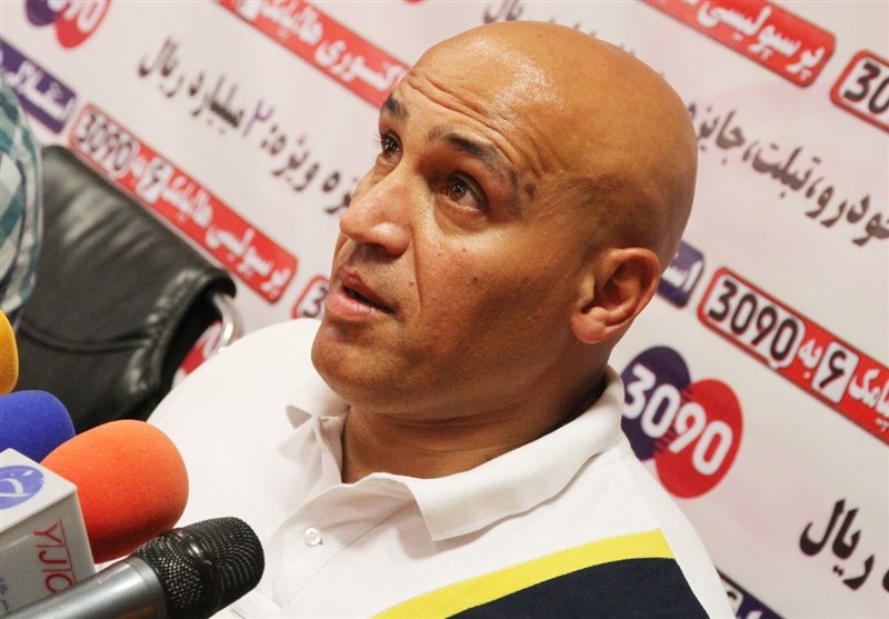 منصوریان: تا خرخره بدهکار هستیم/ پرسپولیس و استقلال لیگ را با ترس و لرز شروع می کنند