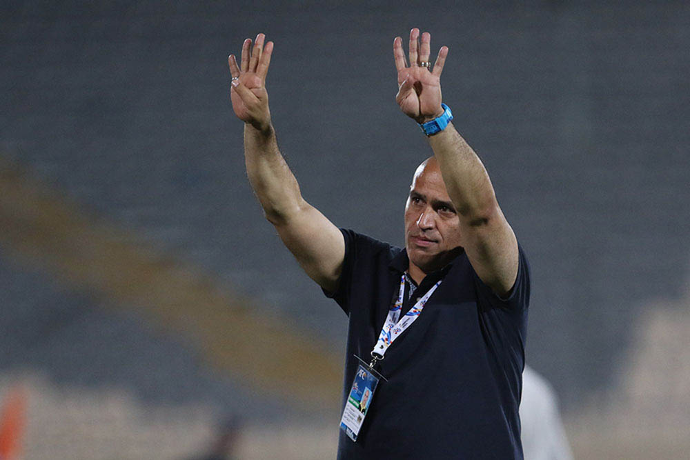 منصوریان: تا خرخره بدهکار هستیم/ پرسپولیس و استقلال لیگ را با ترس و لرز شروع می کنند
