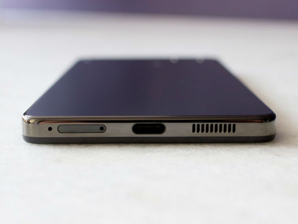 نگاه نزدیک به Essential Phone