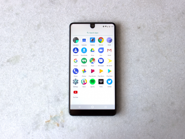 نگاه نزدیک به Essential Phone